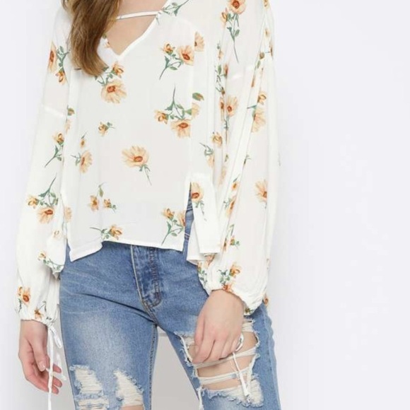Forever 21 Floral V-Neck Women's Top. #06 - Picture 1 of 10